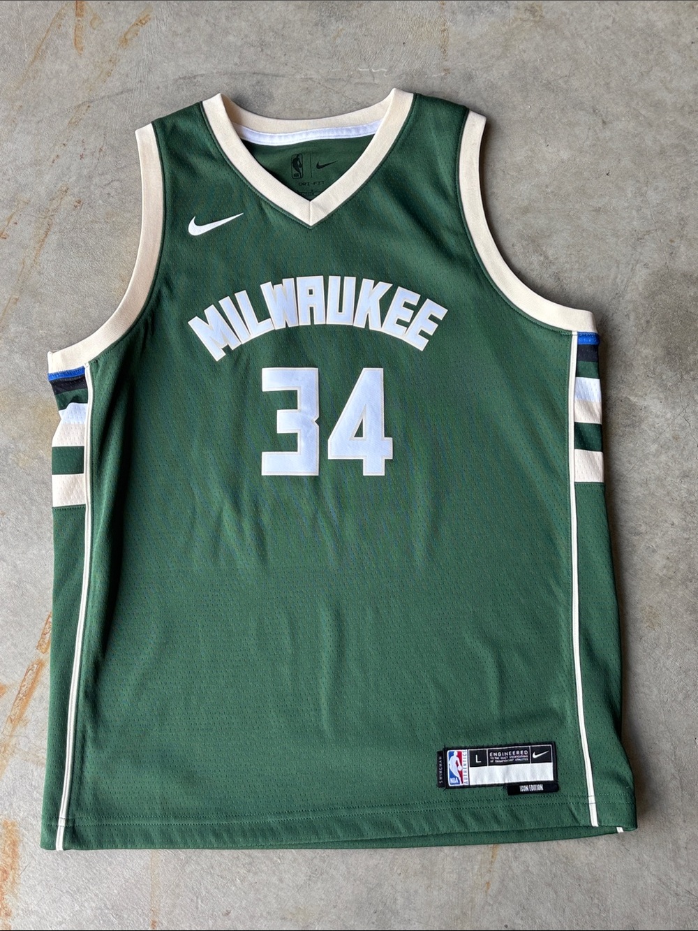 Nike Milwaukee Bucks #34 Giannis Antetokounmpo Icon Edition Swingman Jersey YL